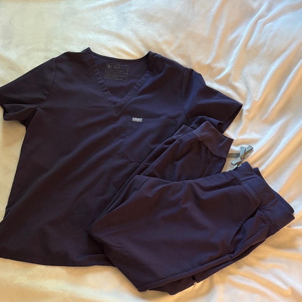 Women's Eggplant Scrub Set